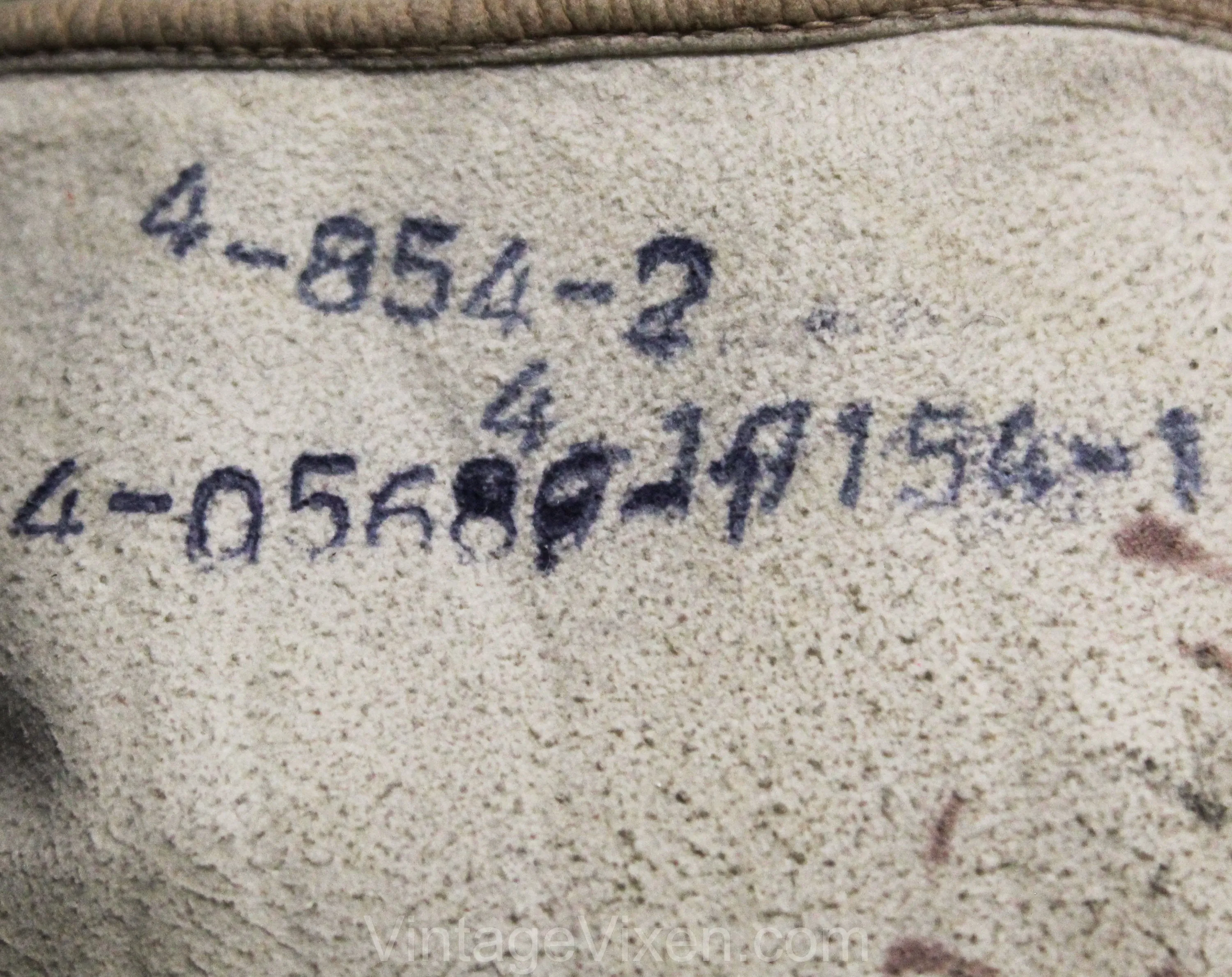 As Is 1950s Taupe Leather Gloves with Diamond Accents - Pair Beige 50s Gloves - Two Tone Brown Details - Best For Costume or Display - 50305