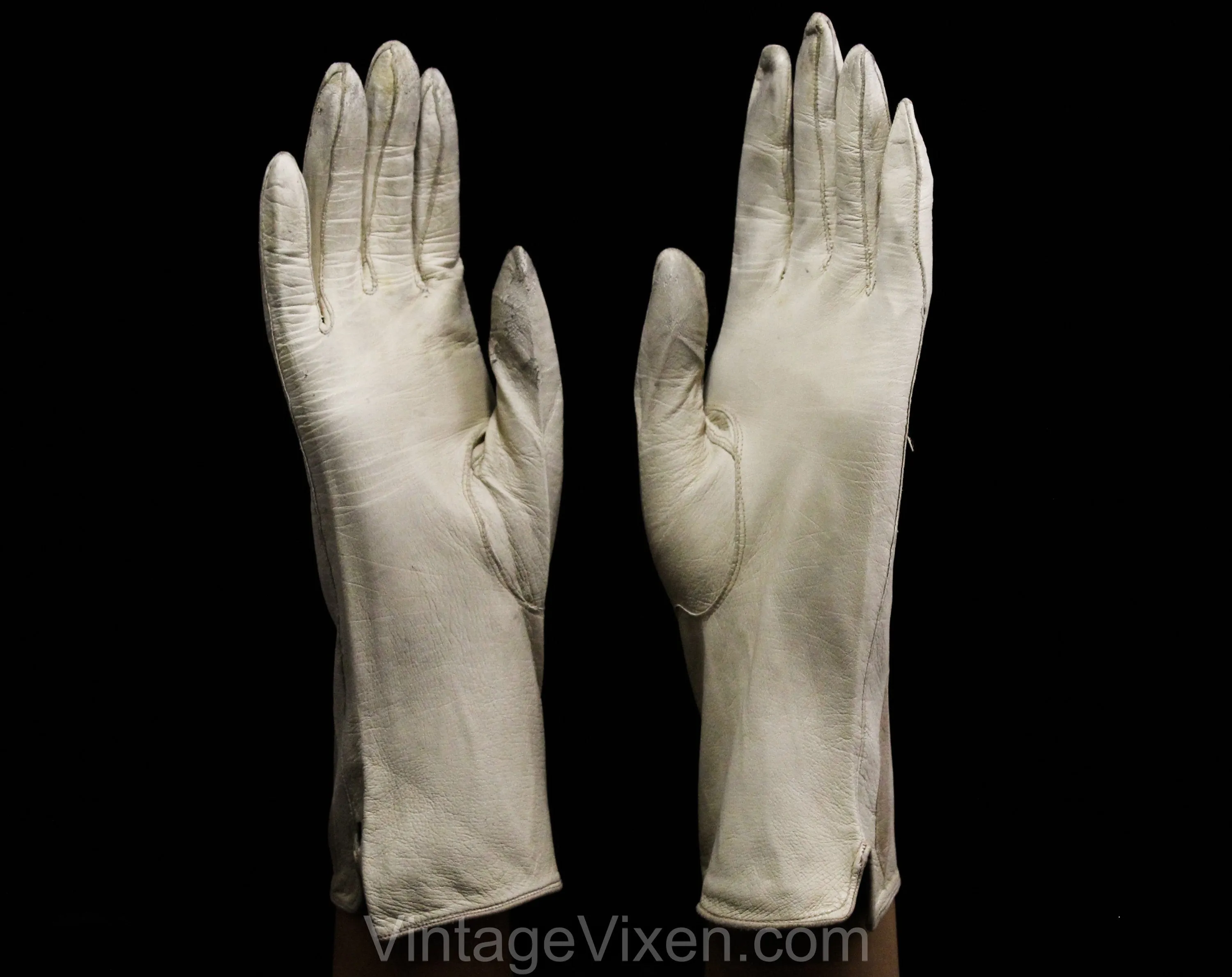 As Is 1950s Taupe Leather Gloves with Diamond Accents - Pair Beige 50s Gloves - Two Tone Brown Details - Best For Costume or Display - 50305