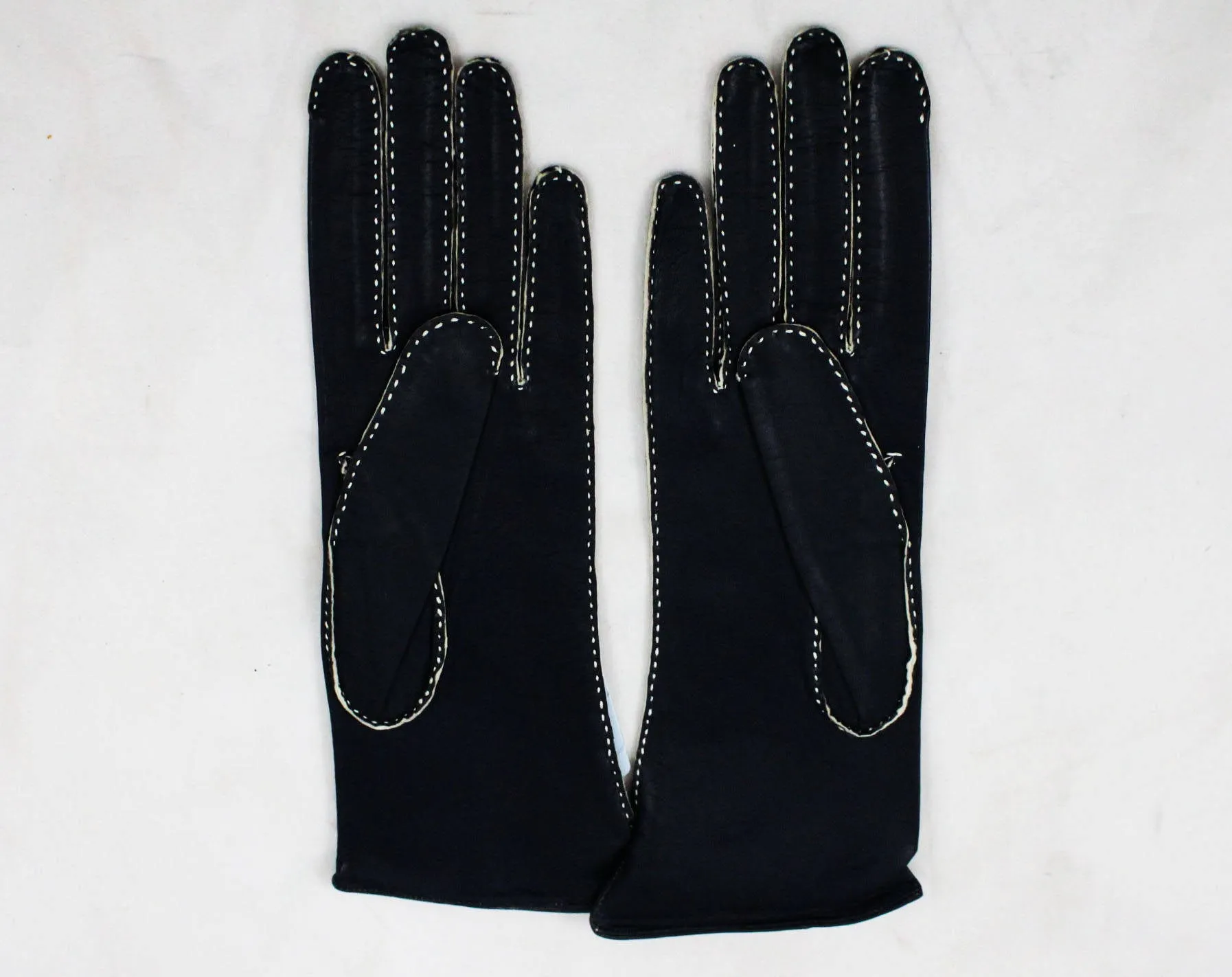 Navy Leather Gloves with Pick Stitching - Size 5 1/2 Sophisticated Wrist Length Pair 1950s Kid Gloves - White & Dark Blue - Mint Condition
