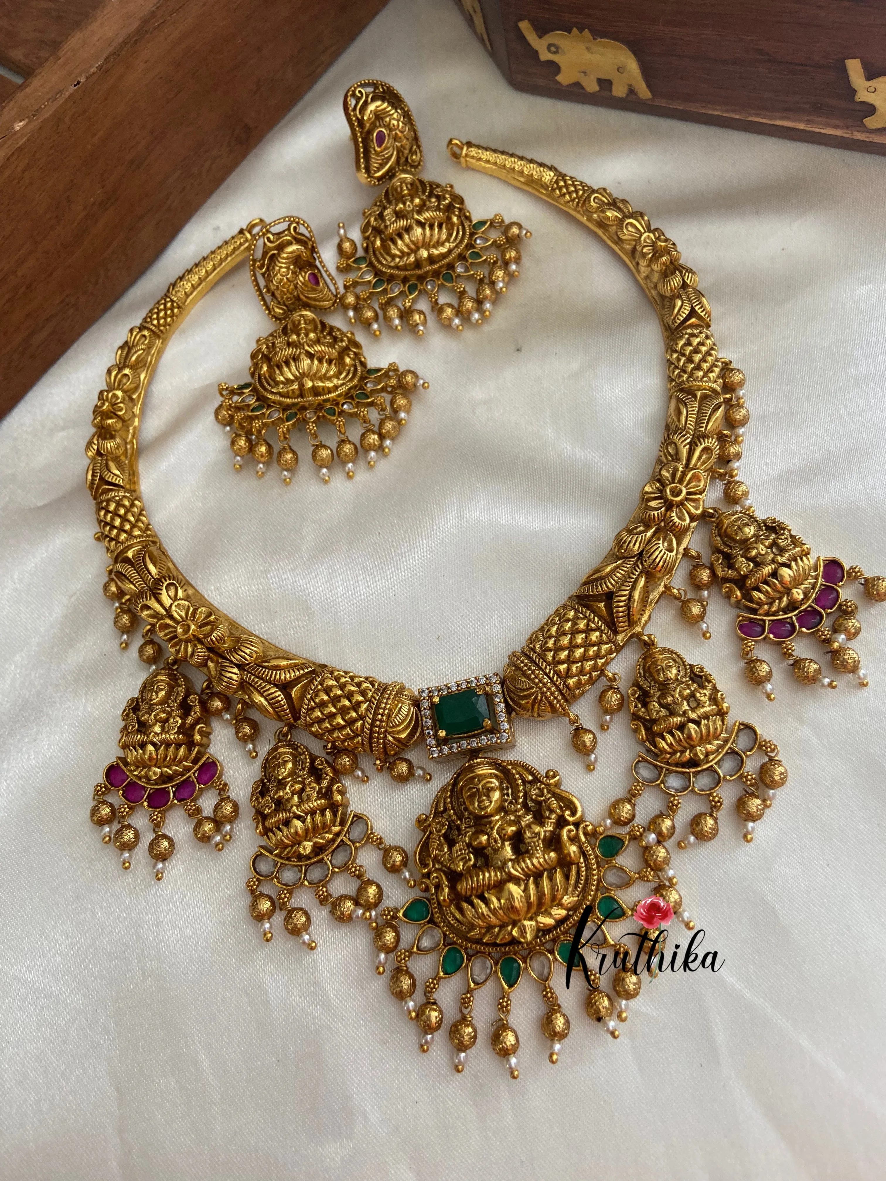 Premium Lakshmi Pendants AD Pipe necklace set NC658